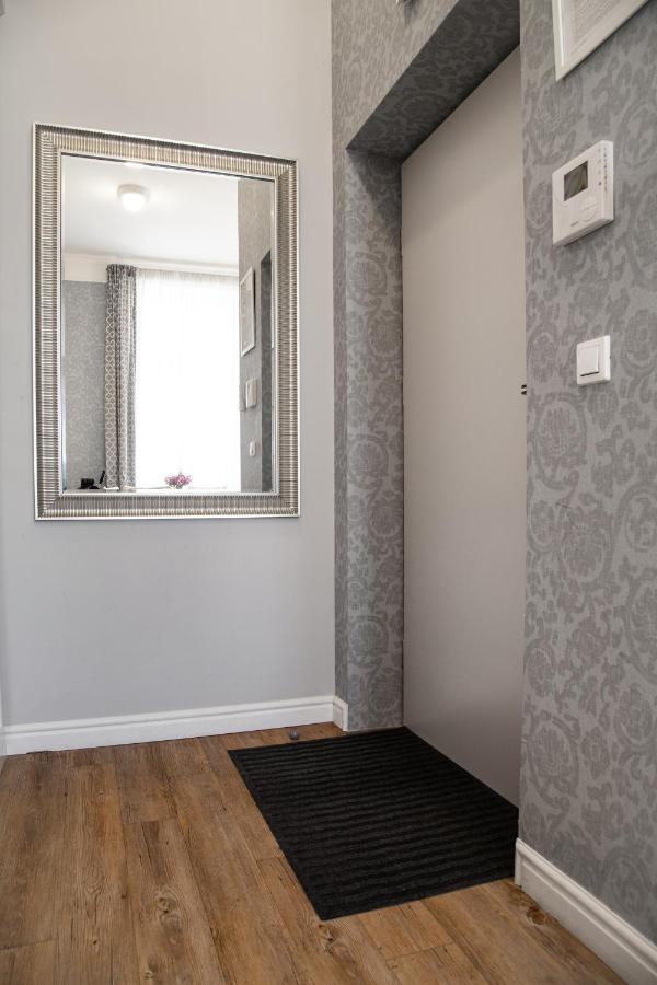 Househost Apartment :Zacisze Street Cracovie Extérieur photo